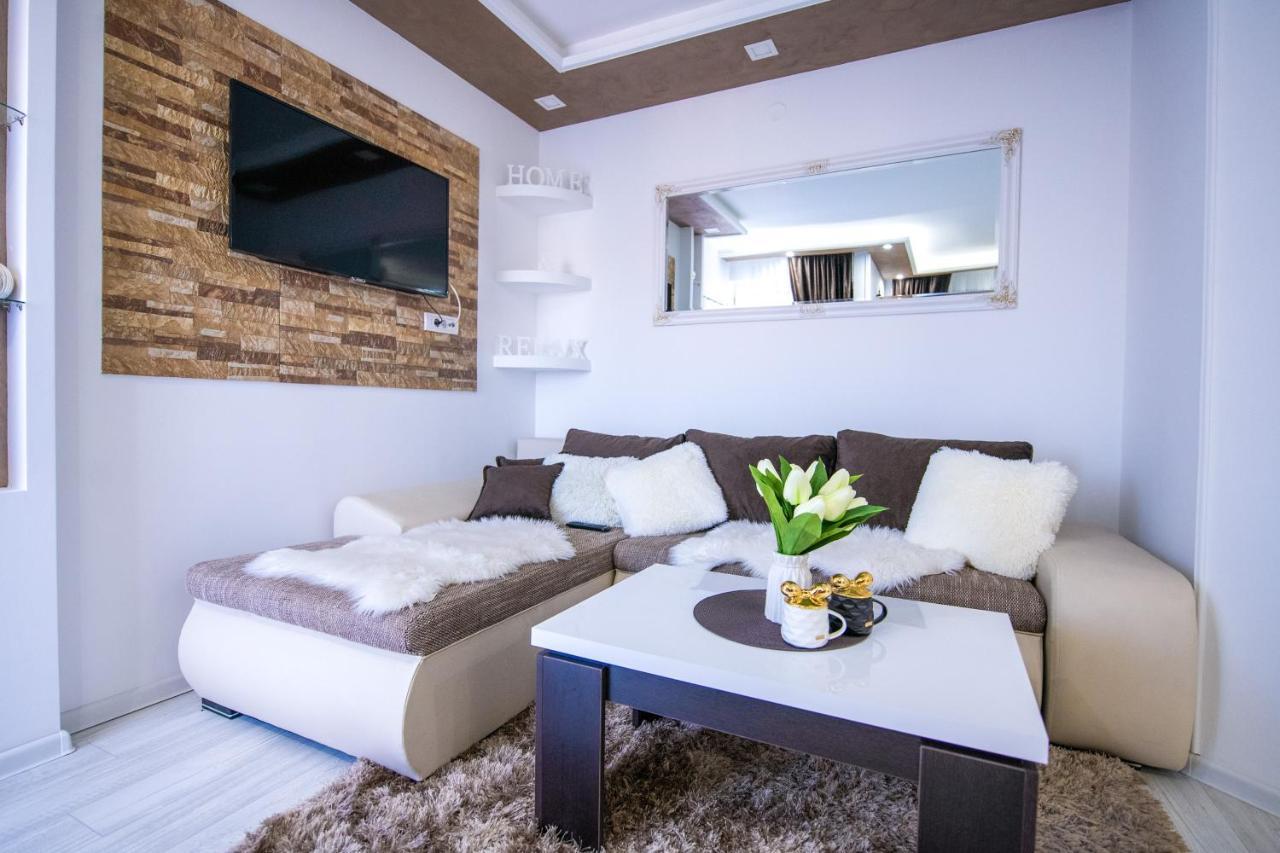 Apartman Nina II Sremska Mitrovica Exterior photo